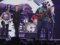 The Rolling Stones on stage with Taj Mahal, Chicago, United Center, May 28 2013