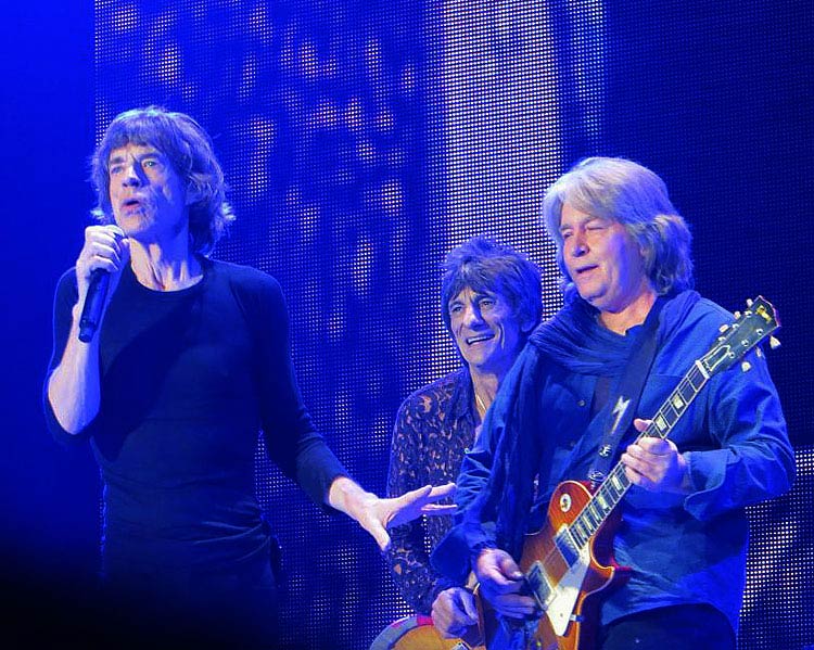 FINALLY: The Stones playing with Mick Taylor again!
