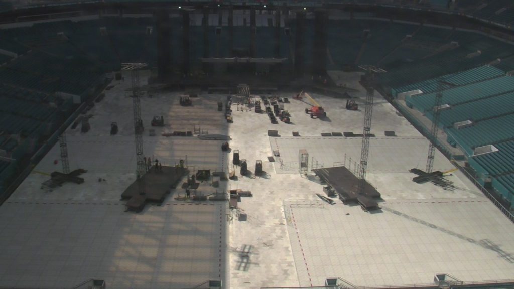 The stage in Miami as it is built up