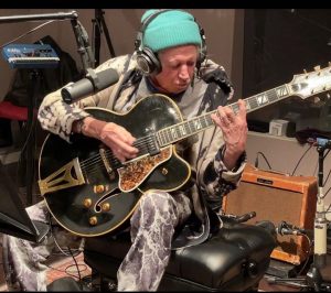 Keith playing a 1957 Gibson s400 CES